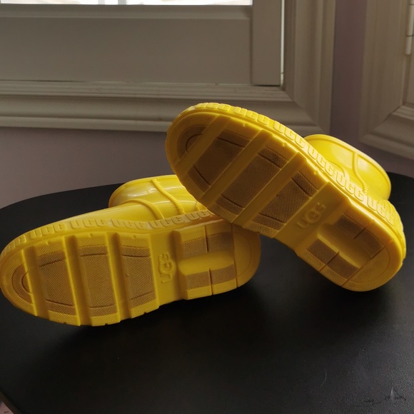 UGG rain boots - Picture 5 of 7